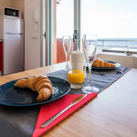 Sunset On The Sea Apartment *